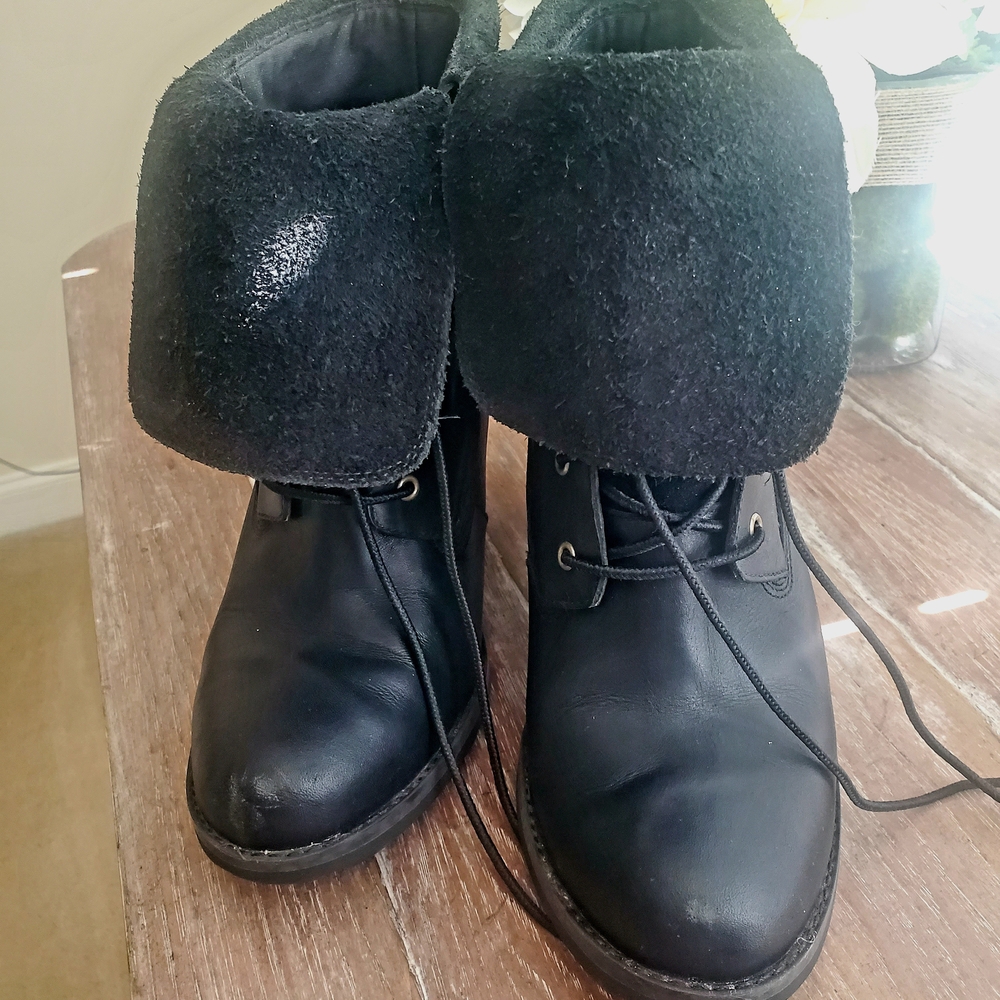 Timberland Black Heeled Boots with Fold-Over Suede Cuff Size 8.5 - Picture 6 of 7